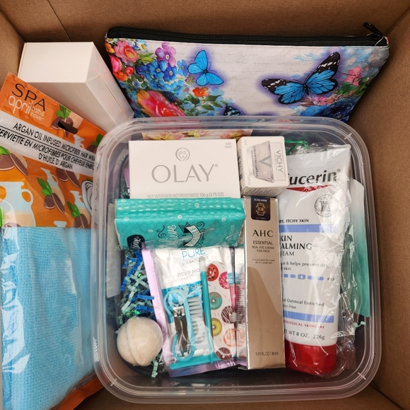 Deluxe Mystery Self Care Box A Make-an-Offer - Picture 3 of 5